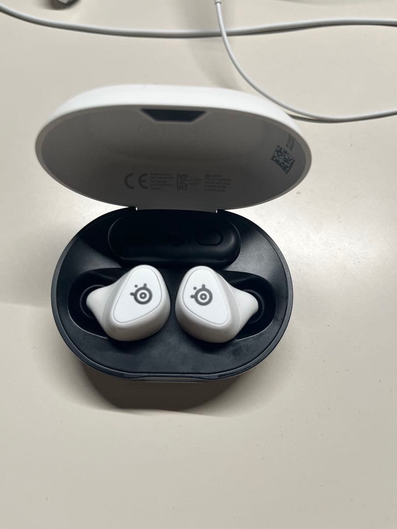 イヤホン SteelSeries Arctis GameBuds