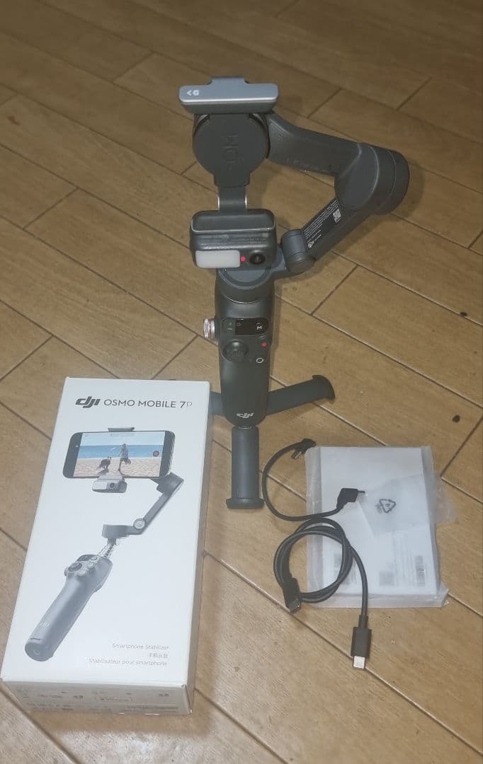 Q*y様 (お値下げしました! ) 箱あり DJI Osmo Mobile 7P
