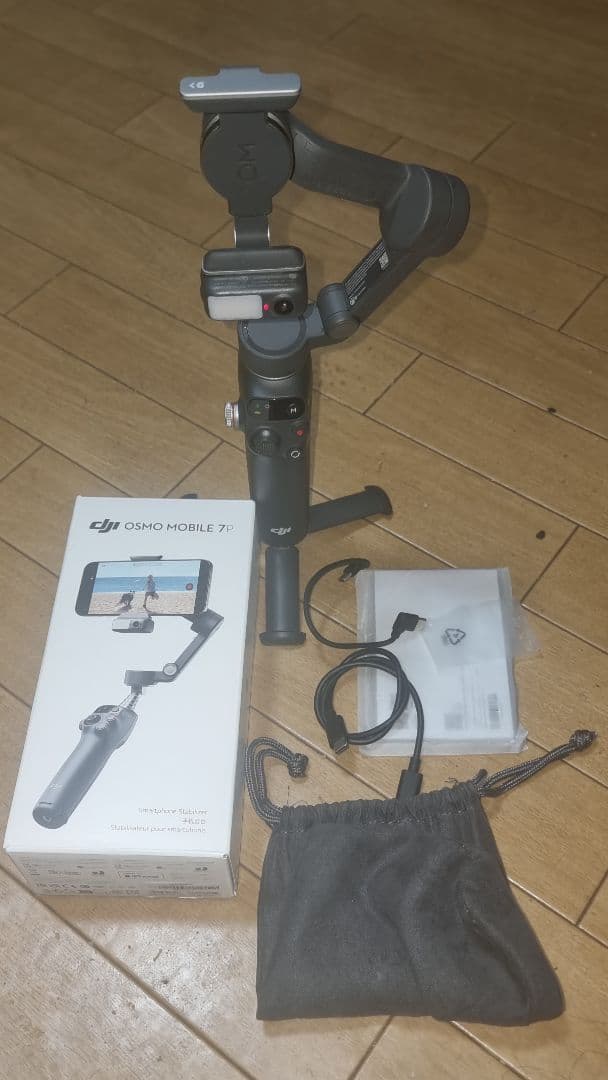 Q*y様 (お値下げしました! ) 箱あり DJI Osmo Mobile 7P