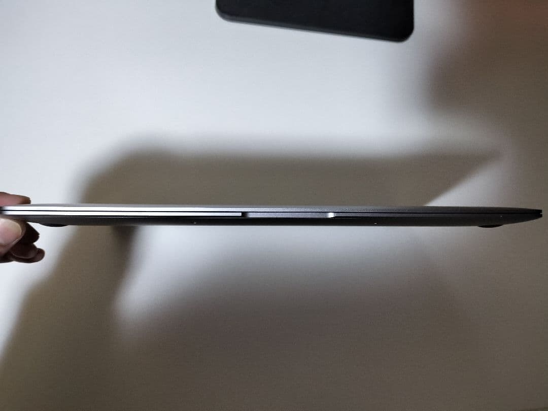 MacBook Air 2020（Apple M1) スペースグレー