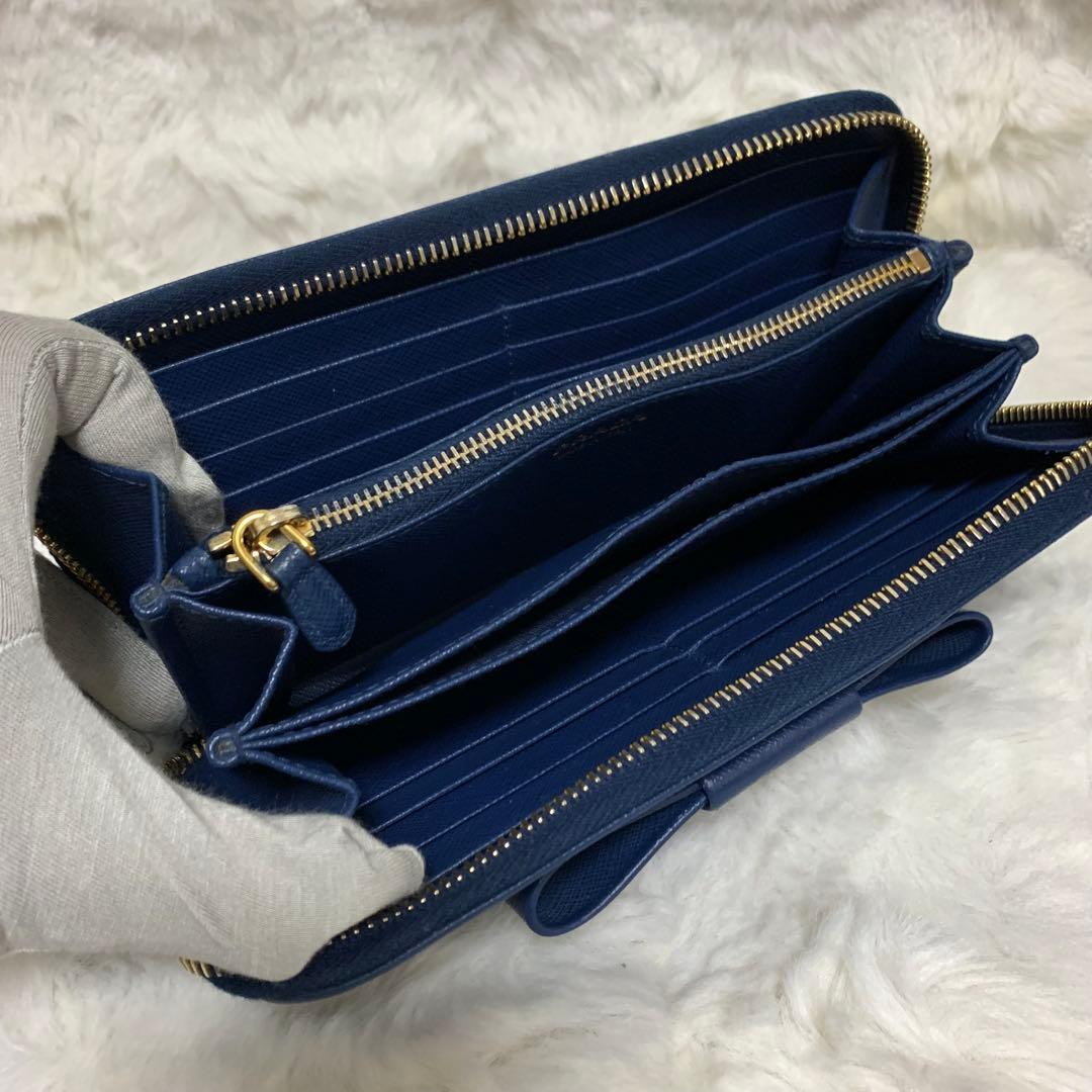 美品　PRADA 長財布　サフィアーノ　リボン　ラウンドジップ　ネイビー