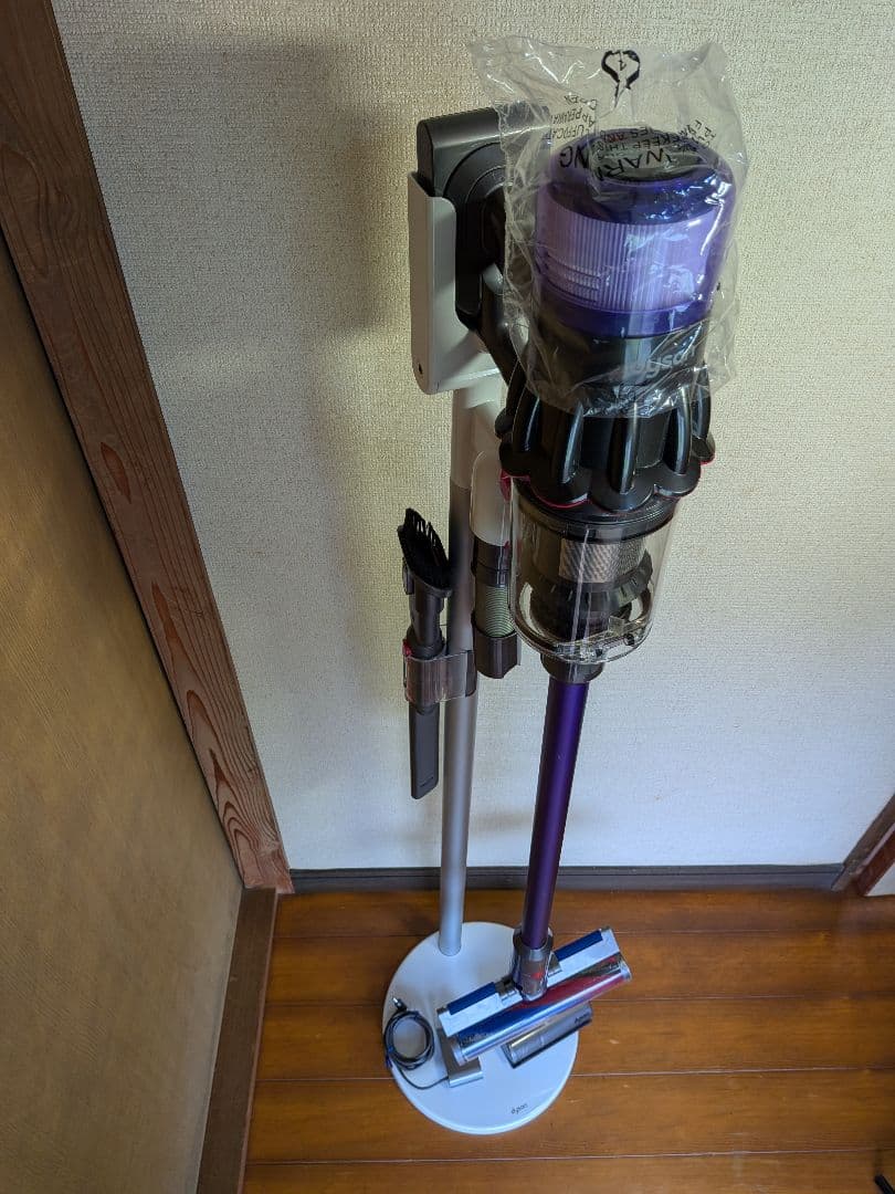 37分　ダイソン　掃除機　SV18　稼働品　清掃済　純正スタンドセット　動作保証