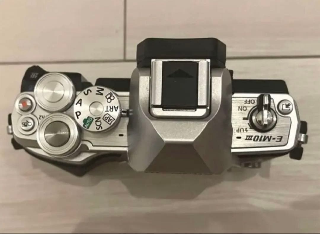 【美品】OLYMPUS OM-D E-M10 MarkⅢ ダブルレンズキット