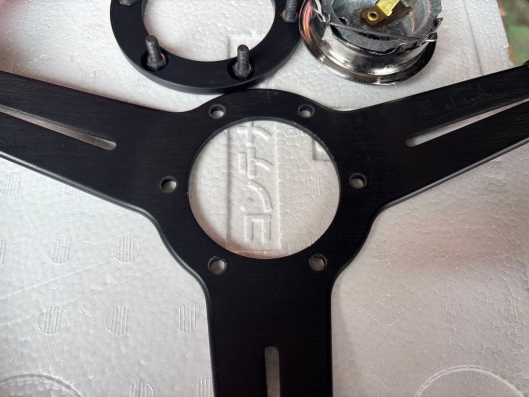 正規品　NARDI〔ナルディ〕クラッシック　340Φ レザー