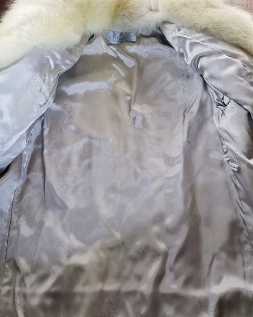 290万　高級　綺麗　SAGA サガ　フォックス　 本毛皮　コート