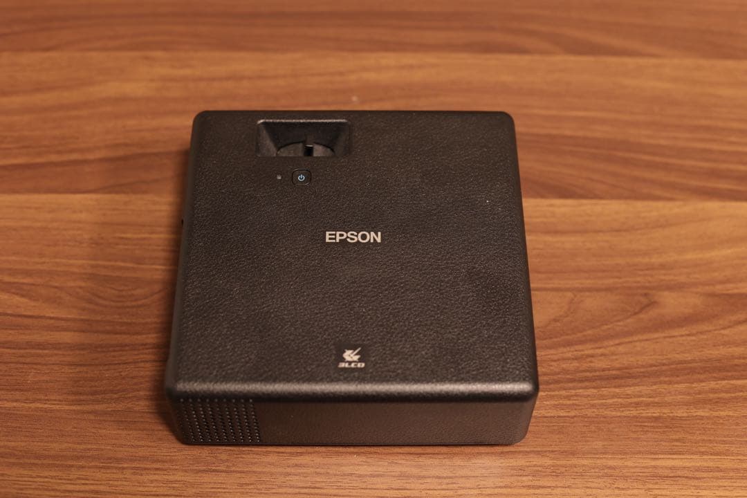 EPSON EF-11プロジェクター本体