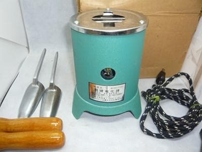 マァジョ　完全未使用品　 和裁コテ　鏝２本付　②①木箱2個コード付き