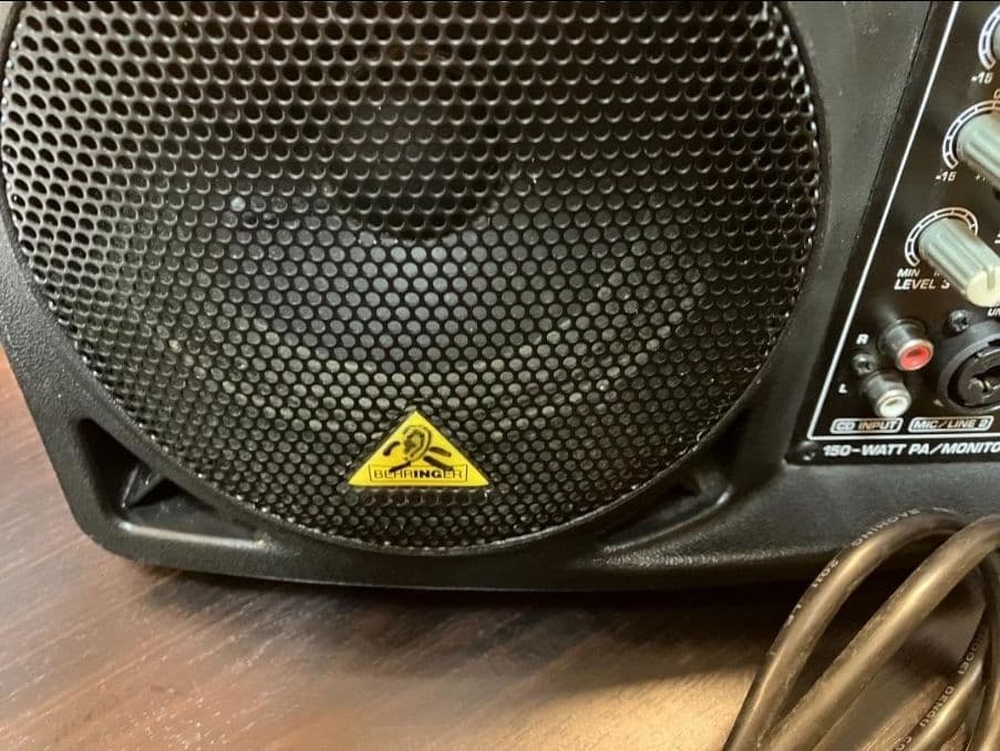 BEHRINGER EUROLIVE B205D 150W PAスピーカー