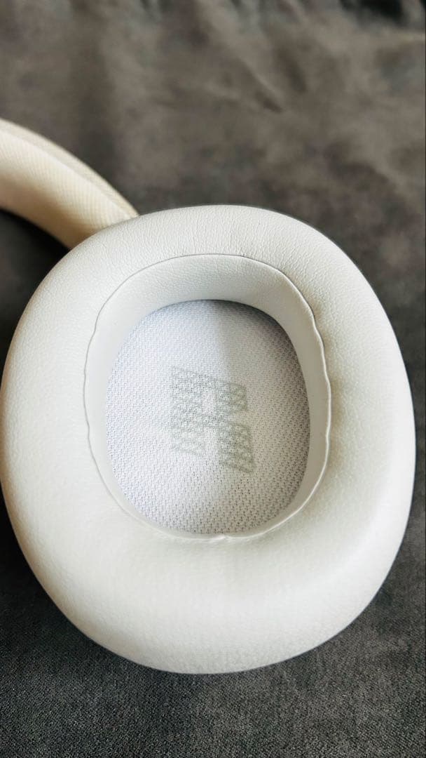 使用１ヶ月間！ JBL live 770 nc ワイヤレスヘッドホン ホワイト