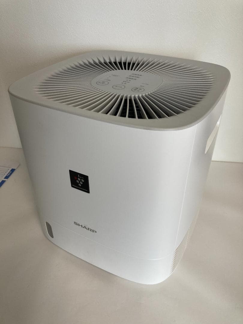 ぴろ　シャープ 衣類乾燥除湿機 (CV-P60-W) 除湿機 プラズマ