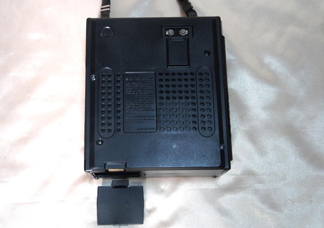 ☆とても綺麗受信OK☆SONYソニースカイセンサーICF-5600☆BCLラジオ