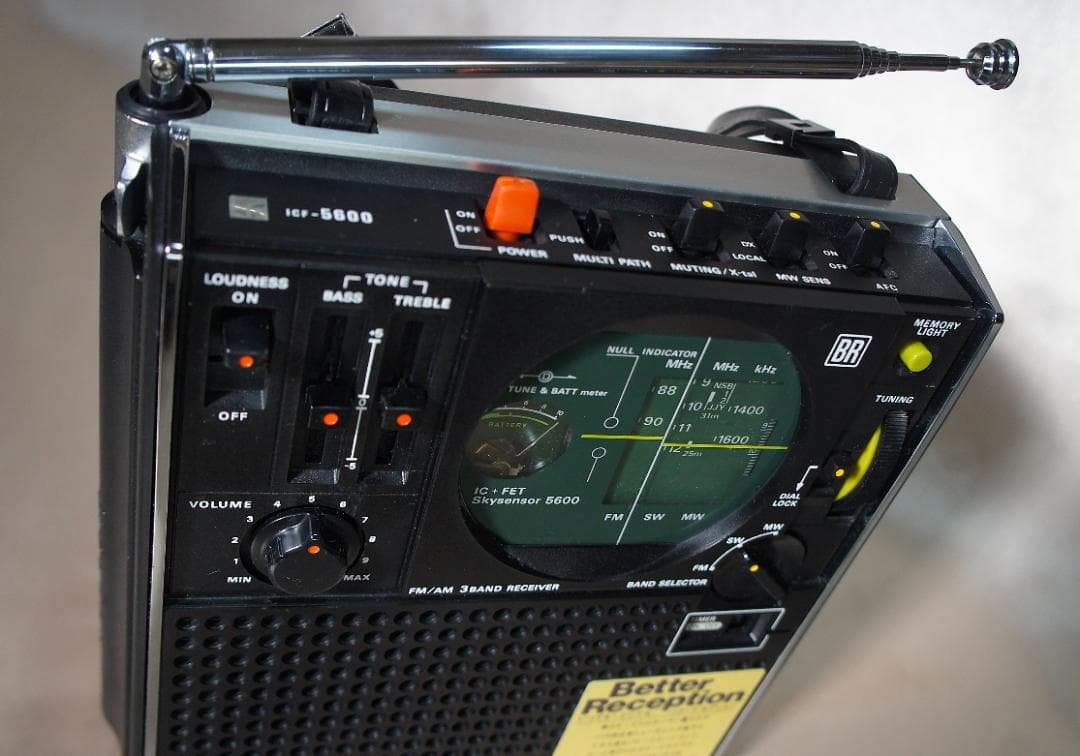 ☆とても綺麗受信OK☆SONYソニースカイセンサーICF-5600☆BCLラジオ