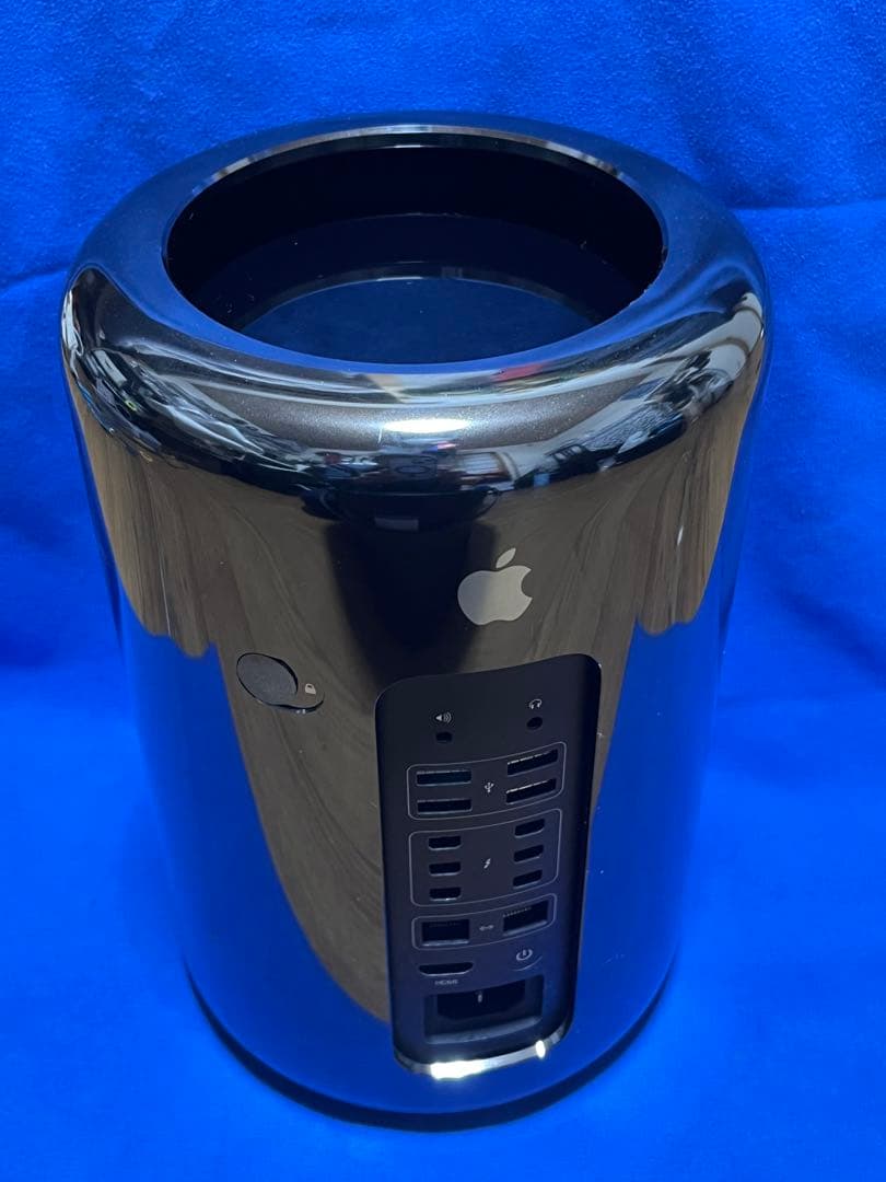 【美品】Apple Mac Pro (Late 2013)