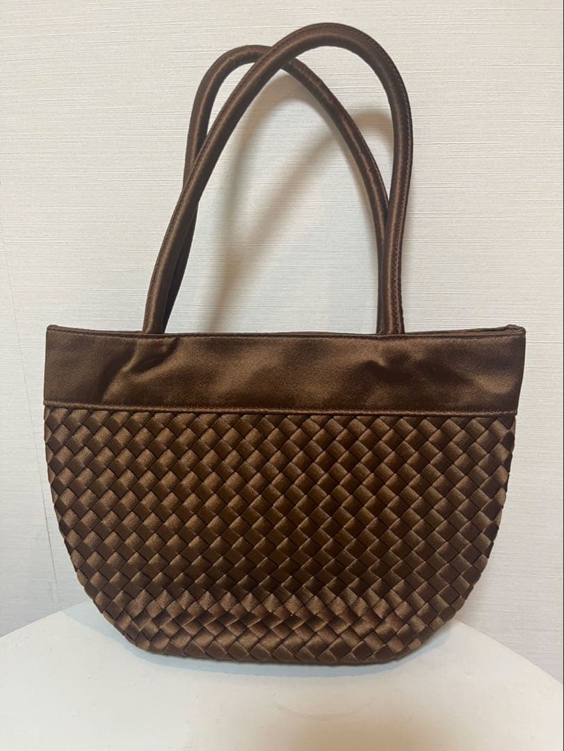 BOTTEGA VENETA 正規品 イントレチャート サテンミニバッグ