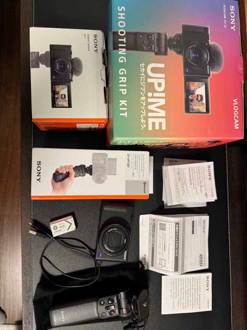 本日限定！値下中：Sony vlogcam zv-1デジタルカメラ本体と三脚付き