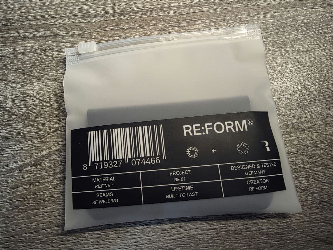 RE:FORM® RE:01 スリーブ　財布