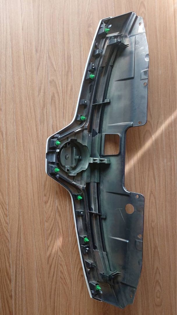 日産 エルグランド Ｅ52 フロント純正 アッパーグリル カラーQAB 送料込