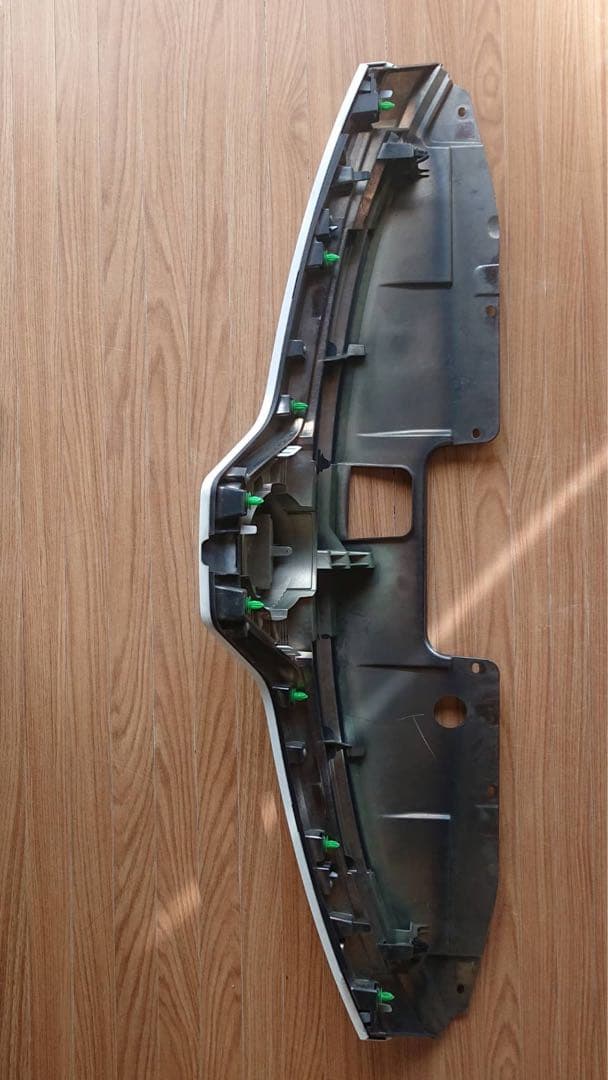 日産 エルグランド Ｅ52 フロント純正 アッパーグリル カラーQAB 送料込