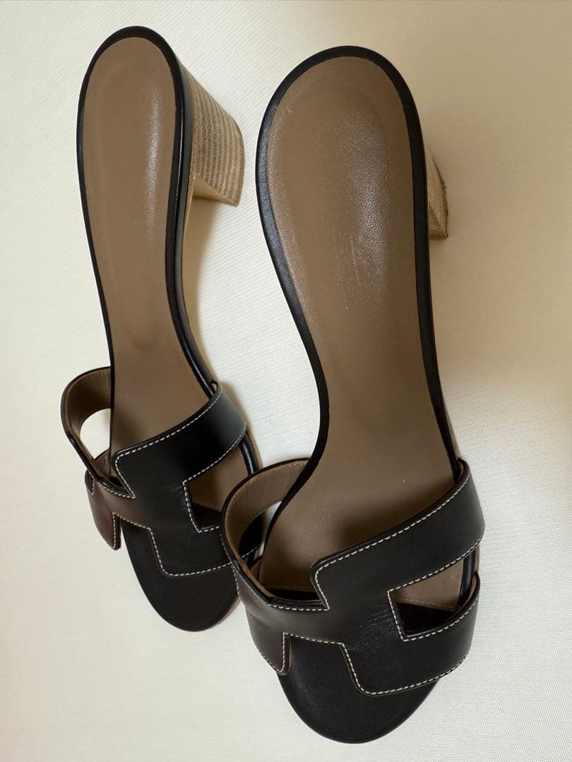 本物保証　エルメス　ブラック オープントゥ サンダル36中古