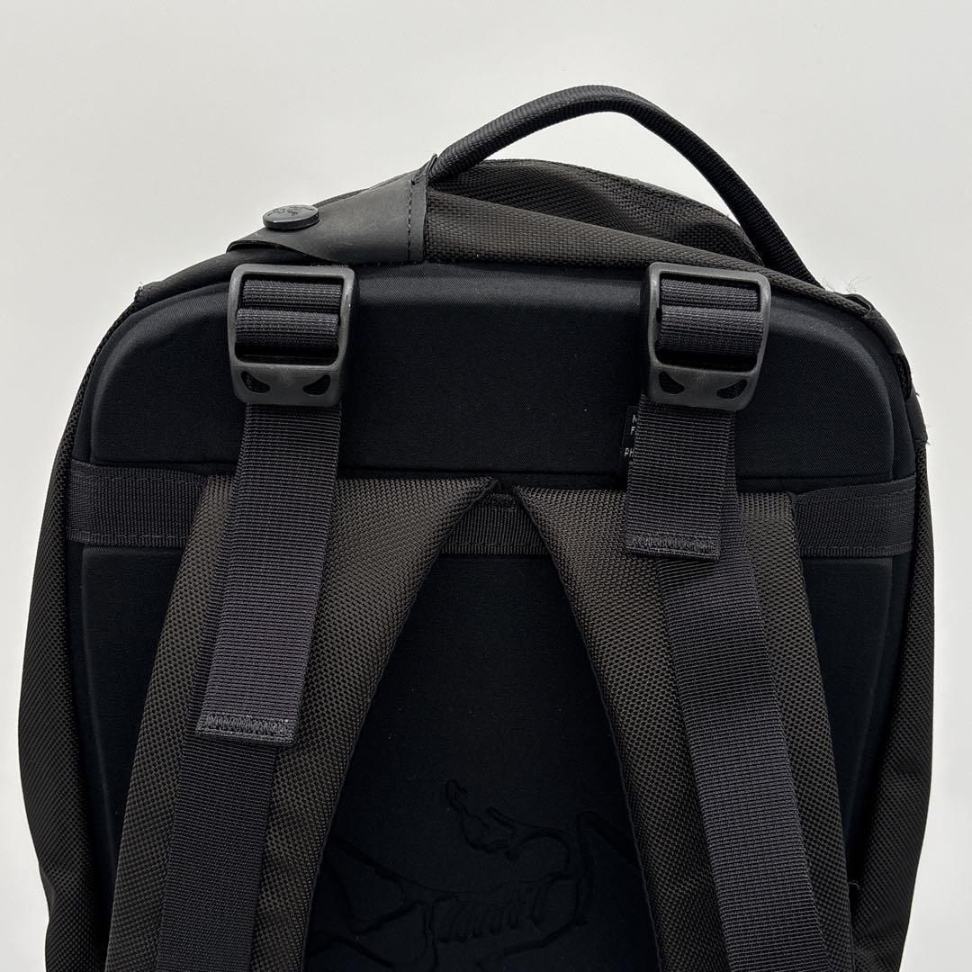 人気✴︎アークテリクス アロー 22 グリーン カナダ限定 廃盤　バックパック