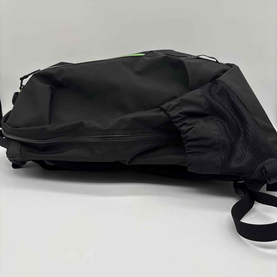 人気✴︎アークテリクス アロー 22 グリーン カナダ限定 廃盤　バックパック