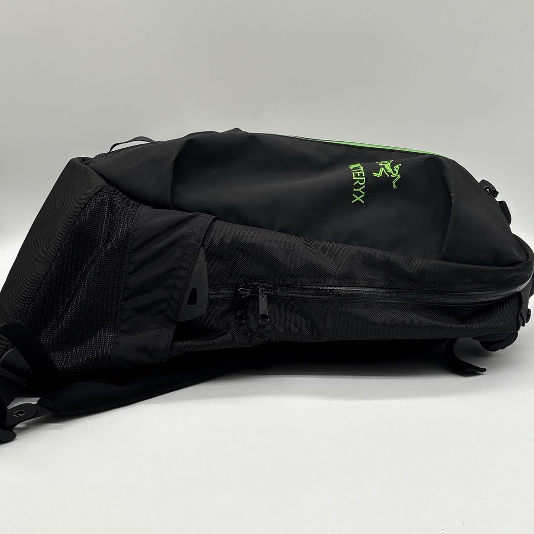 人気✴︎アークテリクス アロー 22 グリーン カナダ限定 廃盤　バックパック