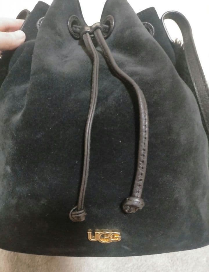 hamham正規品未使用美品アグ スウェードショルダーバッグ ブラック