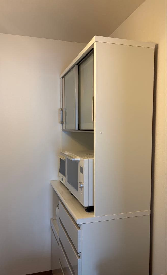 ニトリ　ホワイト 食器棚