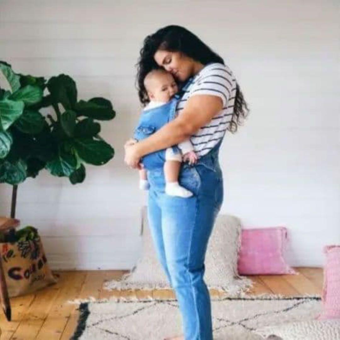 オーストラリアで話題！！オーバーオール×抱っこ紐【マムジー】