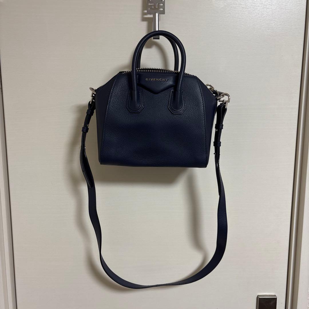 ジバンシイ　アンティゴナミニ