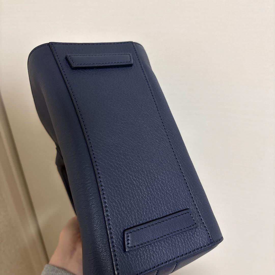 ジバンシイ　アンティゴナミニ