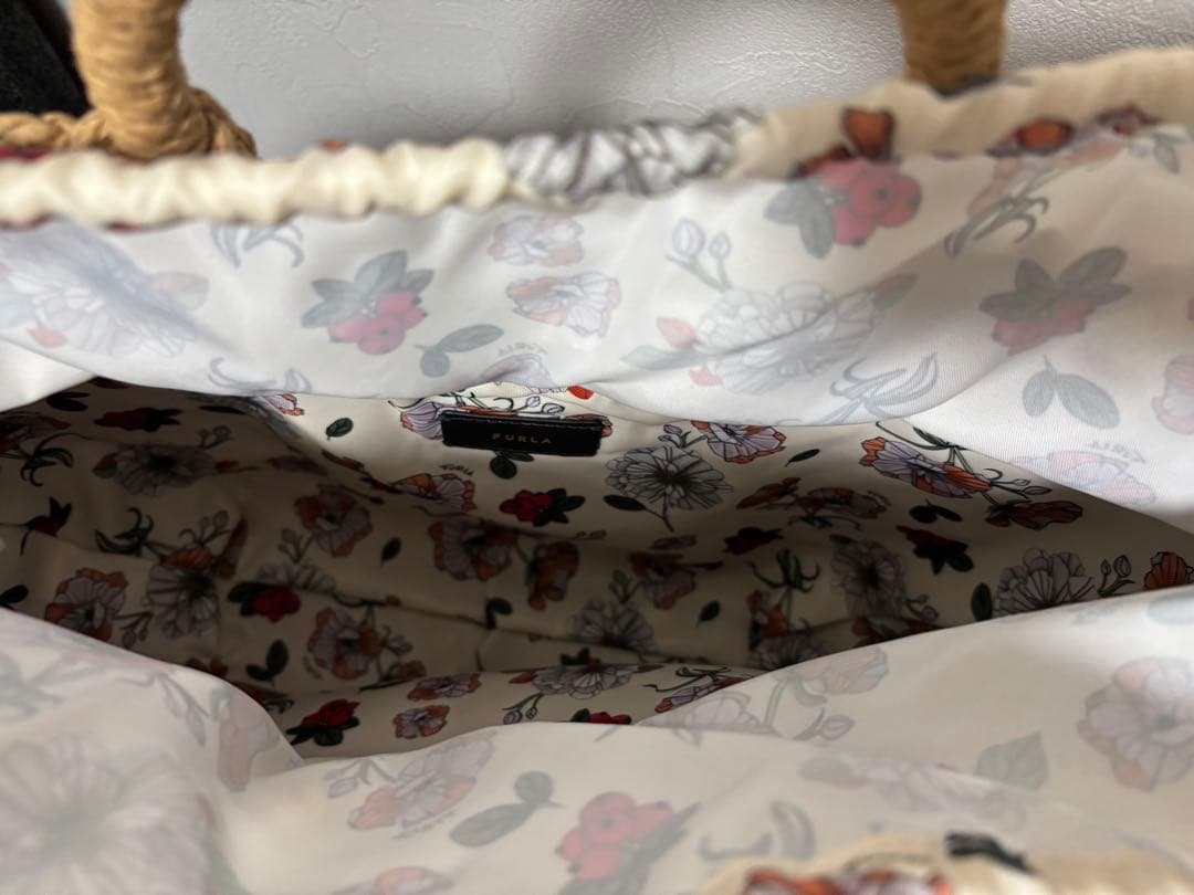 【お値下げ】FURLA かごバッグ 花柄 巾着 スカーフハンドルトート　保存袋付