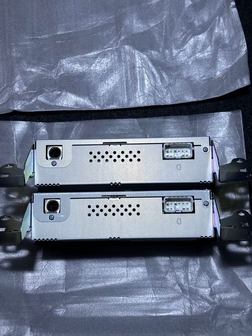 ダイハツ/スバル純正　AM/FMチューナー　スピーカー内蔵　2台セット