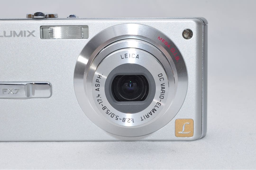 ☆美品☆ Panasonic パナソニック DMC-FX7 デジタル カメラ