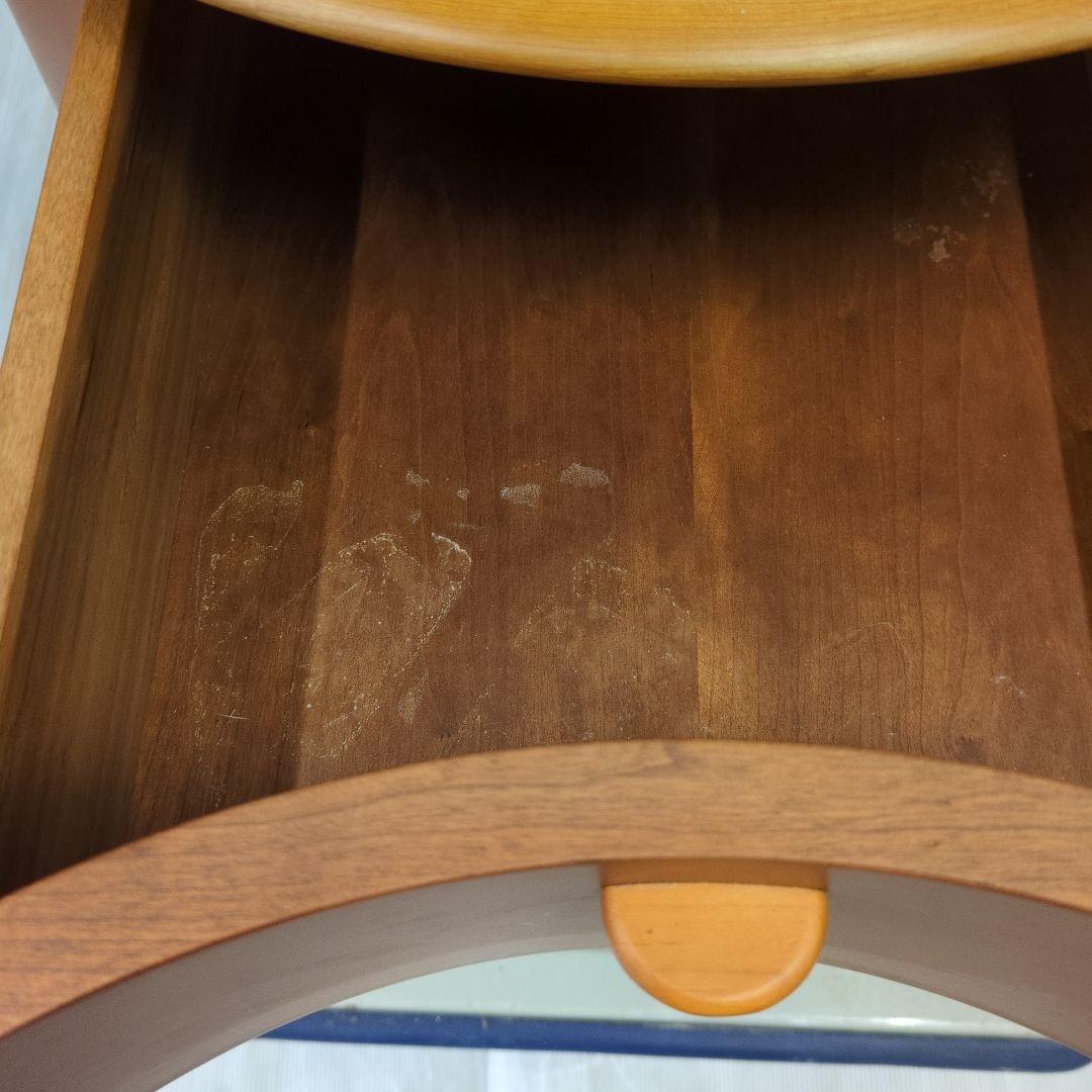 Poliform ベッドサイドキャビネット　イタリア製