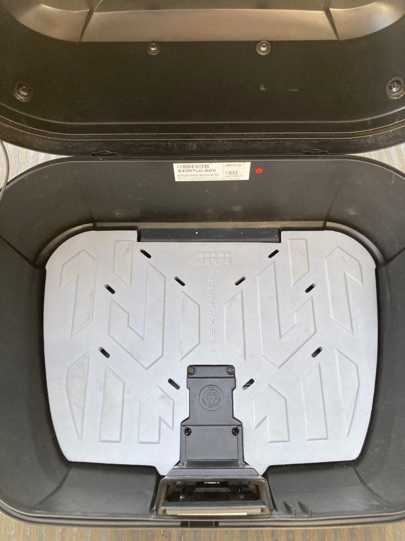 givi トップボックス(リアボックス)43Lモノロック E43NTLD-ADV