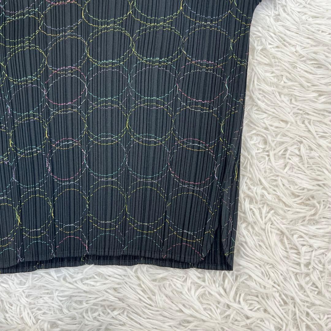 PLEATS PLEASEサークル刺繍 丸襟カットソー　半袖　変形スリーブ