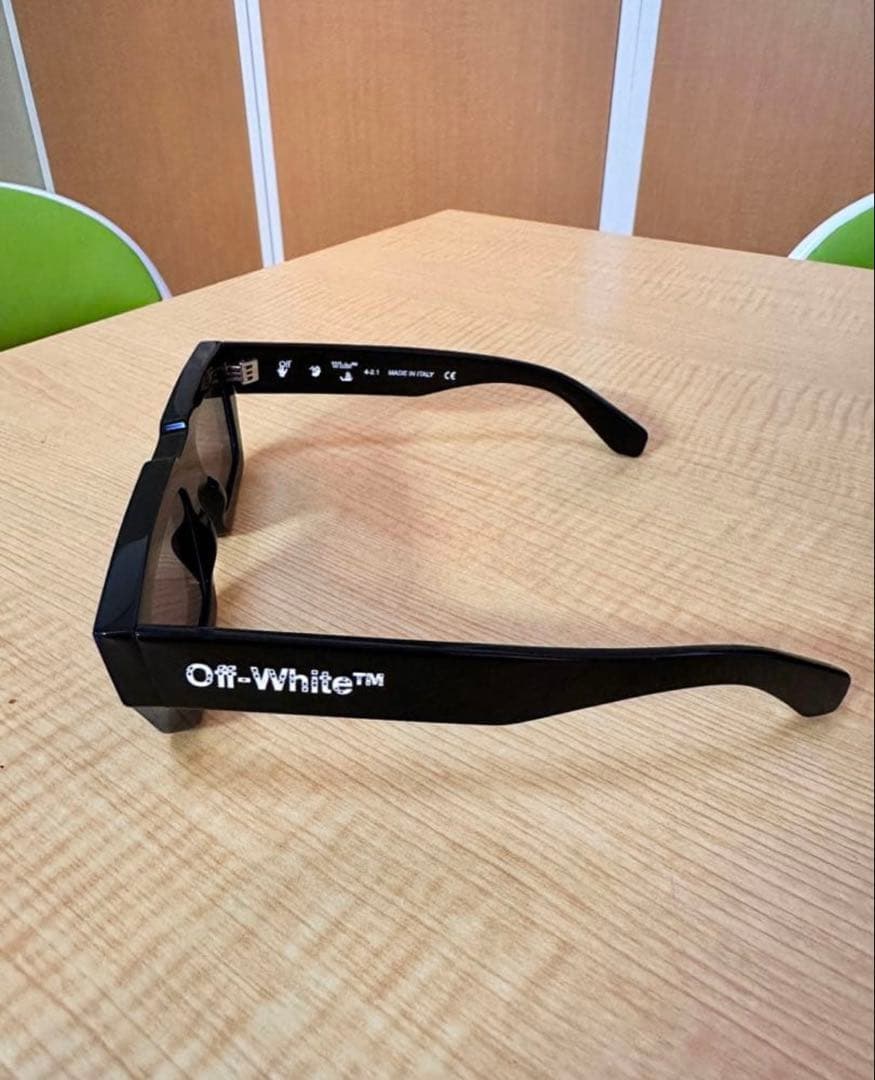 小物 OFF WHITE Manchester Sunglass