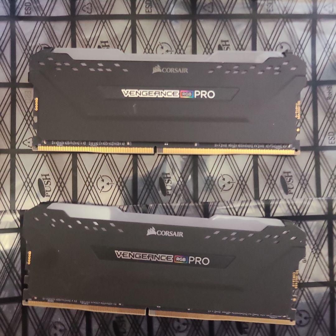 DDR4 CORSAIR VENGEANCE RGB PRO 16GB×2