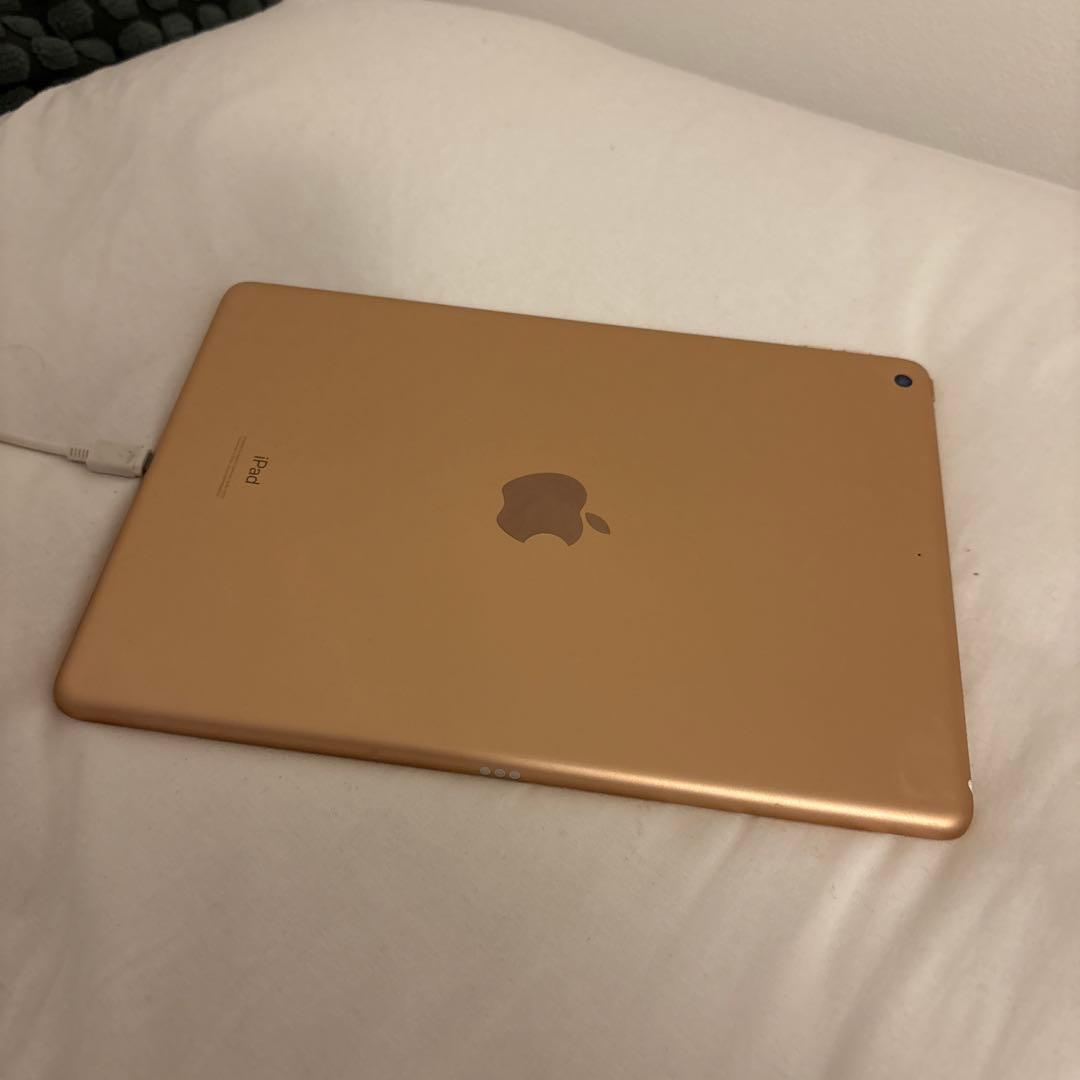 我*紅様 iPad ゴールド 本体のみ 第8世代 32GB