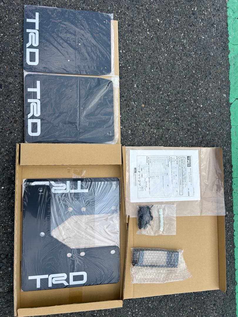 ハイエース　TRD マッドフラップ