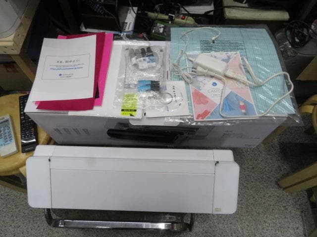 カッティングマシン ホワイト ダブルカッター　cameo４　プラス