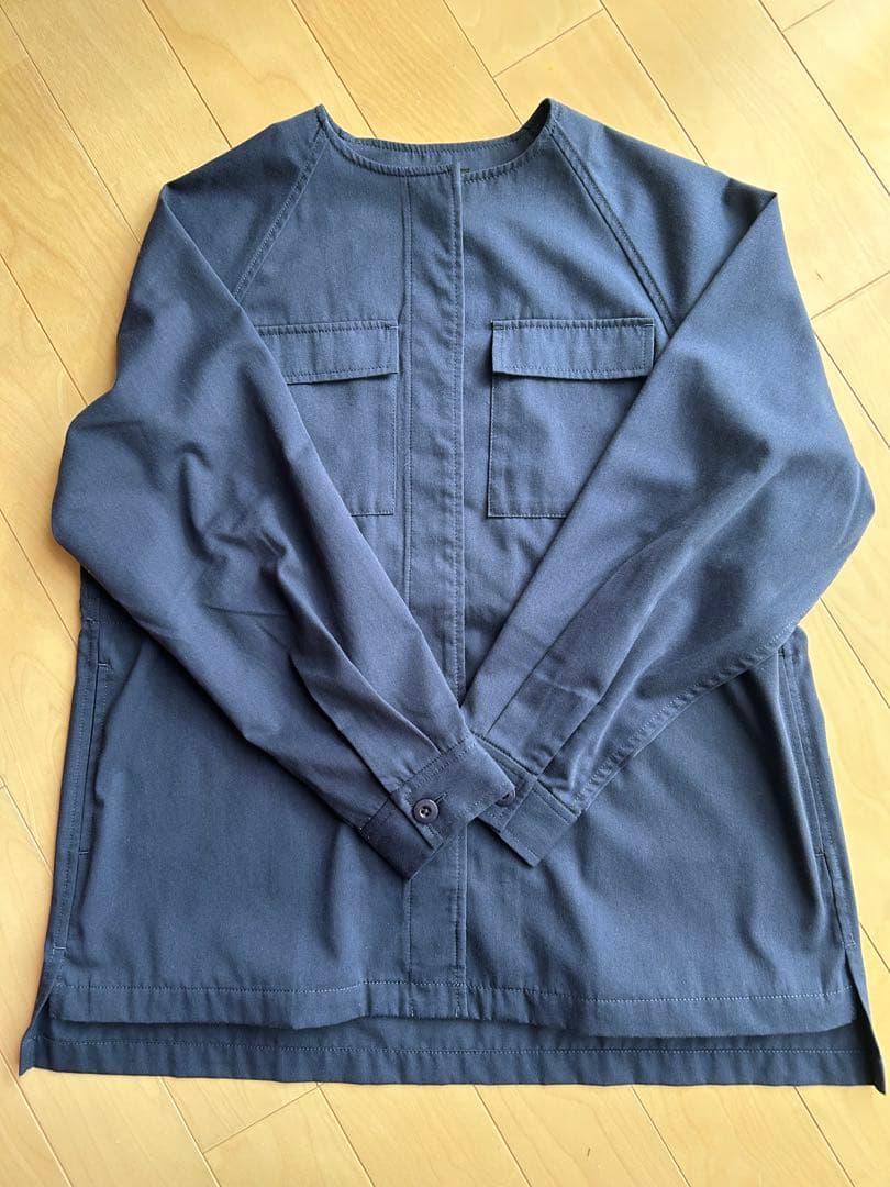 our ツイル素材のサファリジャケット　ネイビー