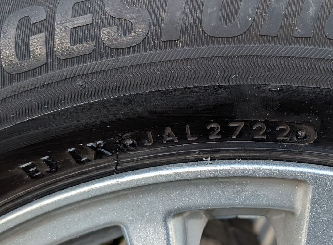 スタッドレスタイヤVRX3＆外品アルミ185/65R15 プリウス30にて使用。