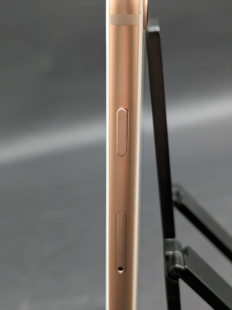 Apple iPhone 8 本体 64GB ゴールド
