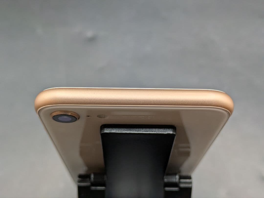 Apple iPhone 8 本体 64GB ゴールド