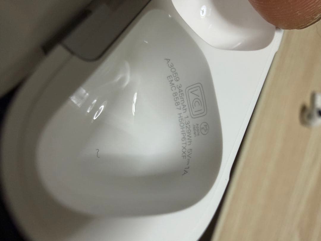 AirPods第4世代ノイズキャンセリングモデル