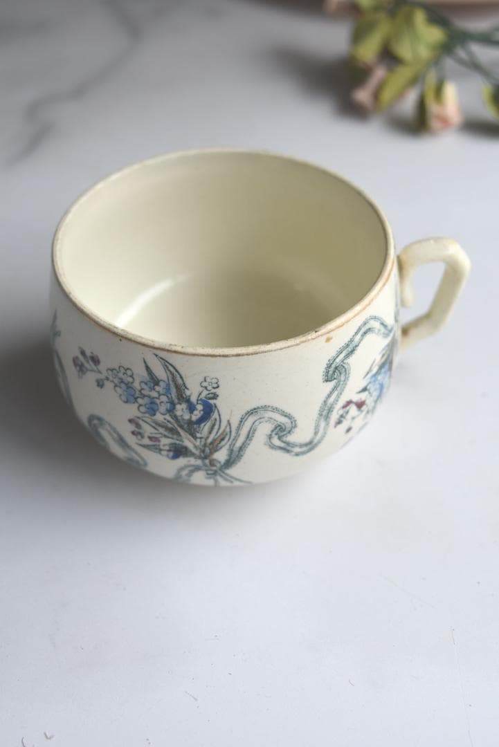 美品クレイユモントロー　可愛いリボンと勿忘草のカップ　フランスアンティーク