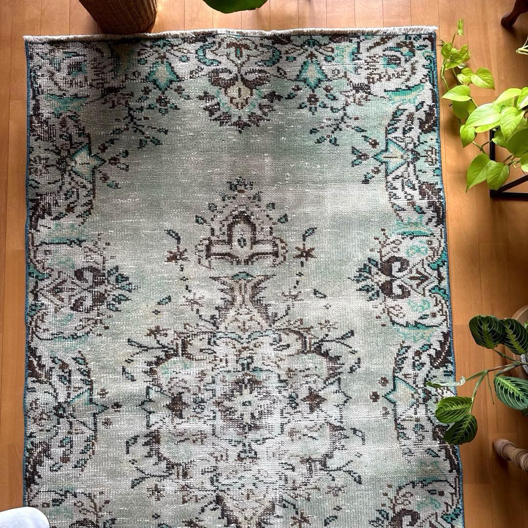 107×194淡いエメラルドグリーン×ブラウン　シャビー　トルコヴィンテージラグ