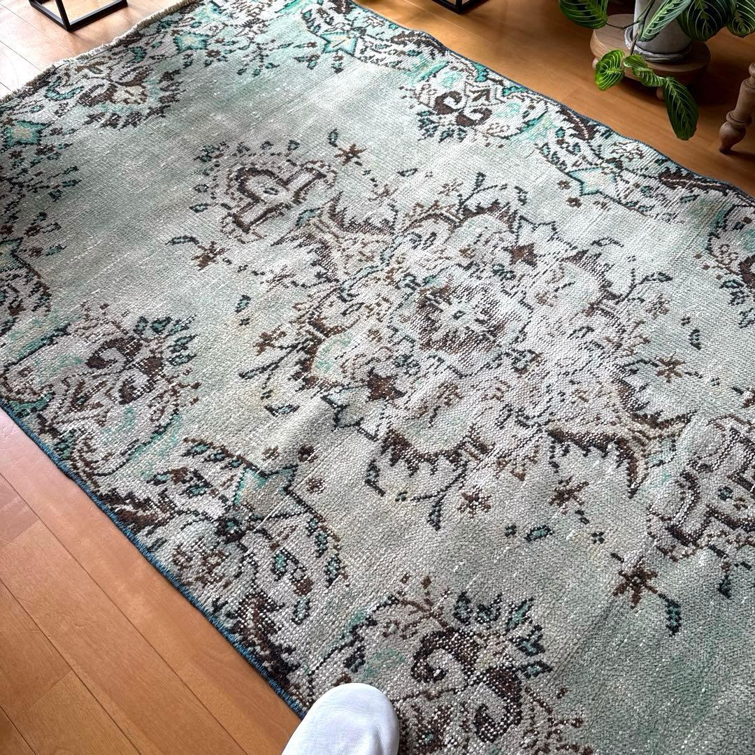 107×194淡いエメラルドグリーン×ブラウン　シャビー　トルコヴィンテージラグ